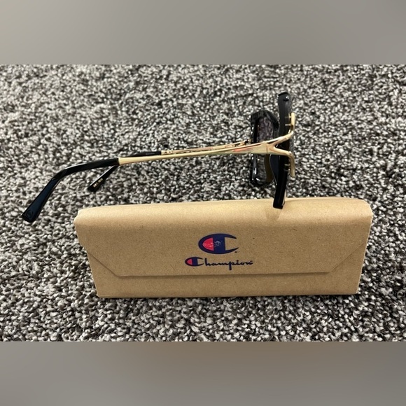 NIB Champion butterfly sunglasses main image 5